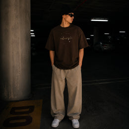 SCRIPT TEE BROWN